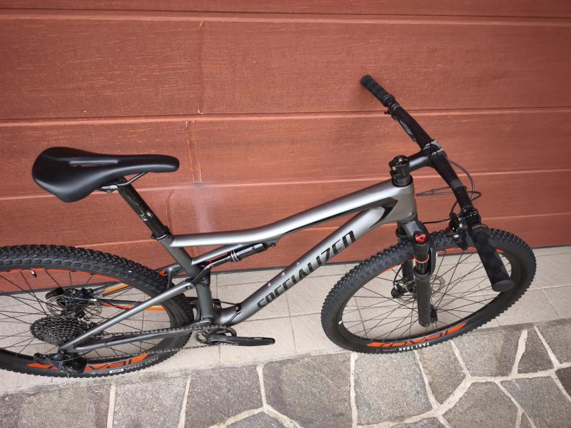 Specialized Epic L, karbonová kola Roval