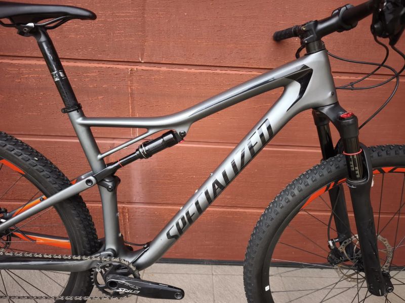 Specialized Epic L, karbonová kola Roval