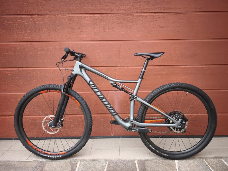 Specialized Epic L, karbonová kola Roval