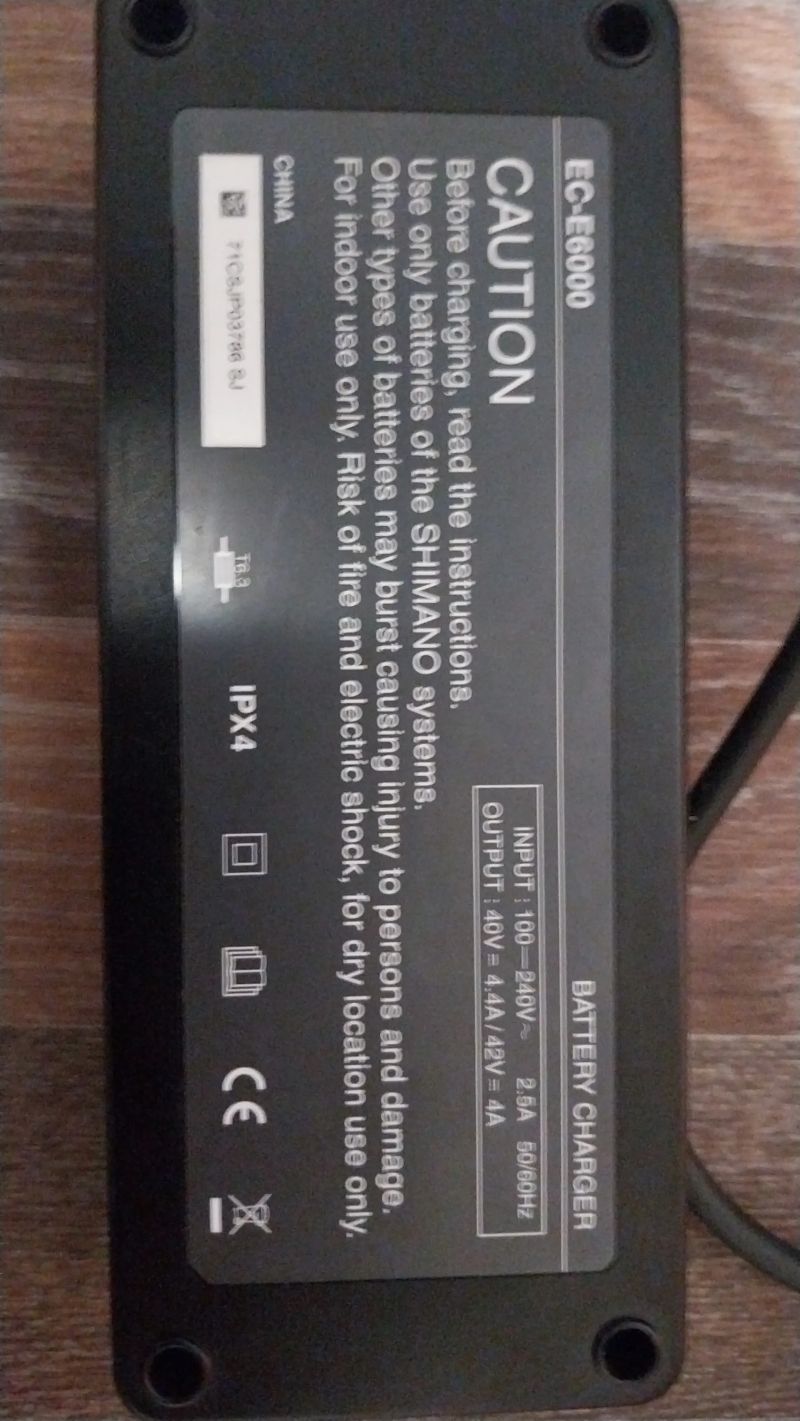 Nabíječka Shimano ec-e6000 4A