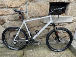 Marin Eldridge Grade Columbus, vidlice Rock Shox Reba 100mm, brzdy a přehazovačka Shimano XT