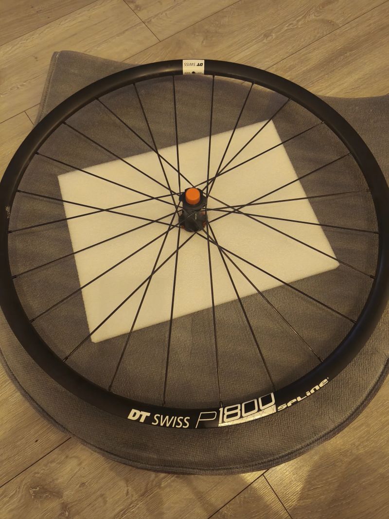 DT Swiss P1800 SPLINE 