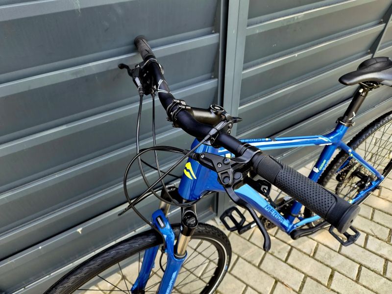 (62)Crossové/Trekingové kolo Merida