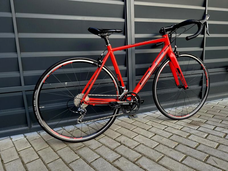 (67) Silniční kolo Superior 9,6kg