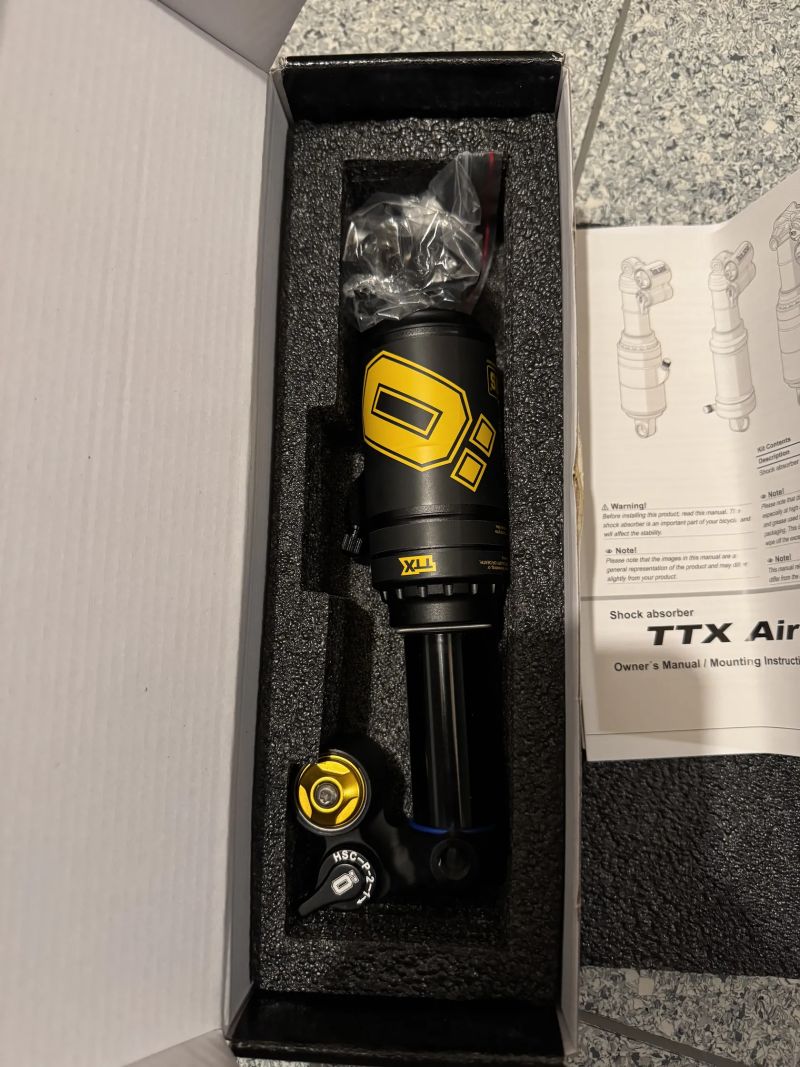 Öhlins TTX2 Air 205x65 Trunion