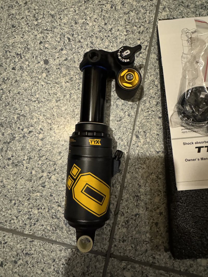 Öhlins TTX2 Air 205x65 Trunion