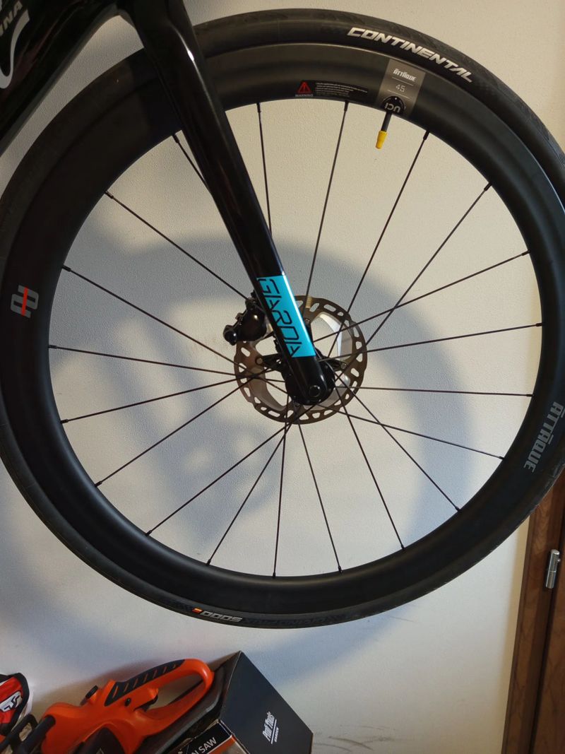 Zapletená karbonová kola ATTAGUE