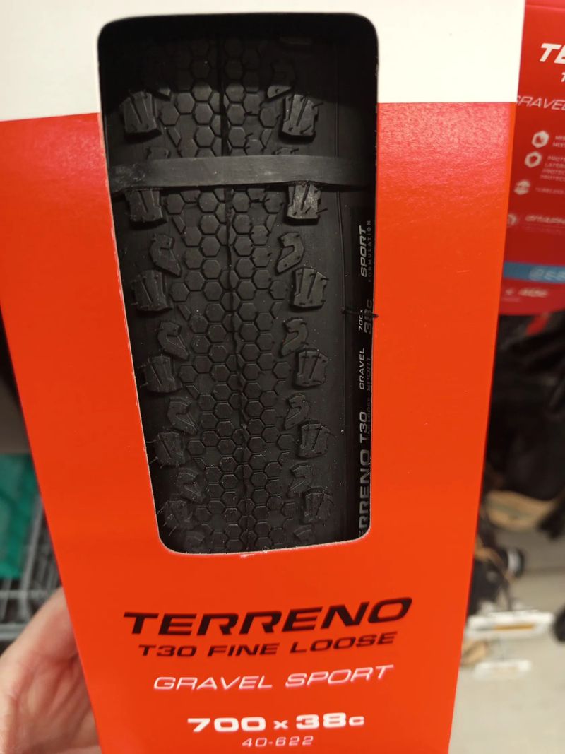 Zapletená karbonová kola ATTAGUE