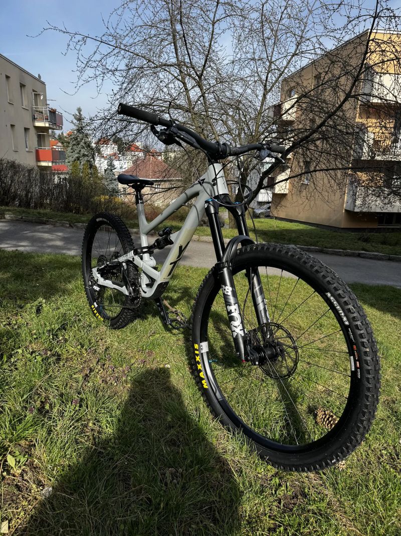 YT Industries Cora core 2 mx 2023 sleva do.23.3 48000