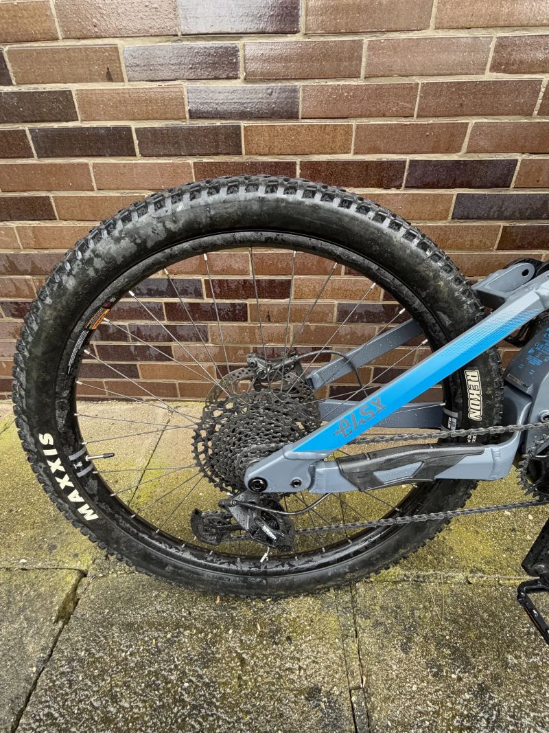 Ghost Ghost, E-ASX 160 Essential, grau, 29''