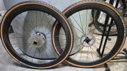 Zapletená karbonová kola 