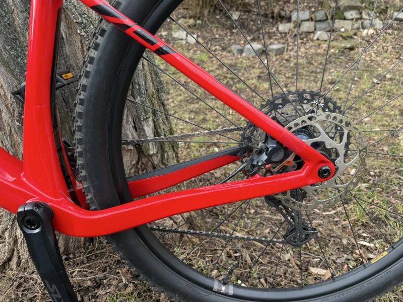 Rock Machine Blizz CRB 70-29 L karbon, SLX, Reba, TOP stav, po servisu