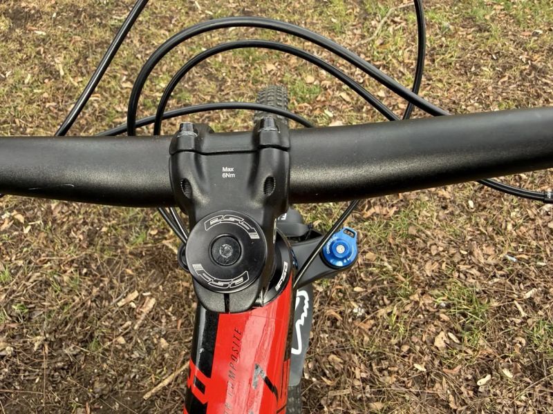 Rock Machine Blizz CRB 70-29 L karbon, SLX, Reba, TOP stav, po servisu