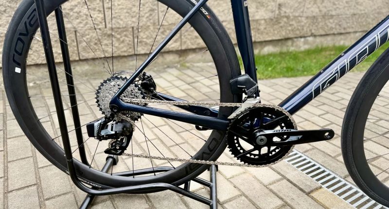 Giant TCR Advanced Pro, Rival AXS E1, Roval 