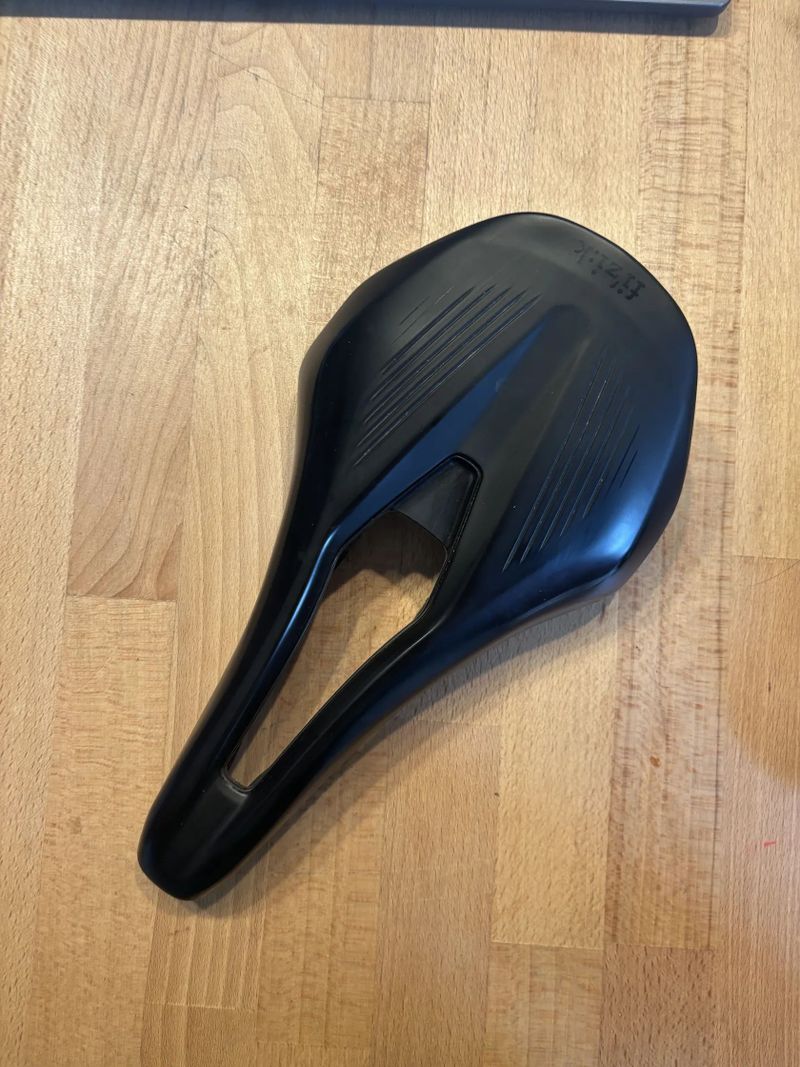 Sedlo Fizik Vento 140mm 