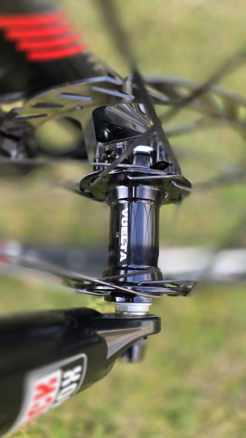 Motobecane Fantom PRO DS, Výbava Šhimano XTR, jako nové