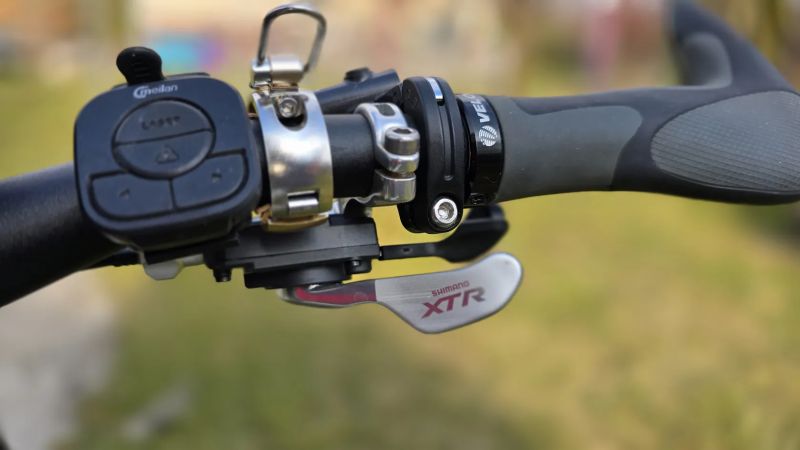 Motobecane Fantom PRO DS, Výbava Šhimano XTR, jako nové