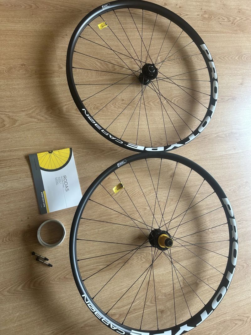 Zapletená kola MTB PROTOTYPE Carbon Zero 29" White