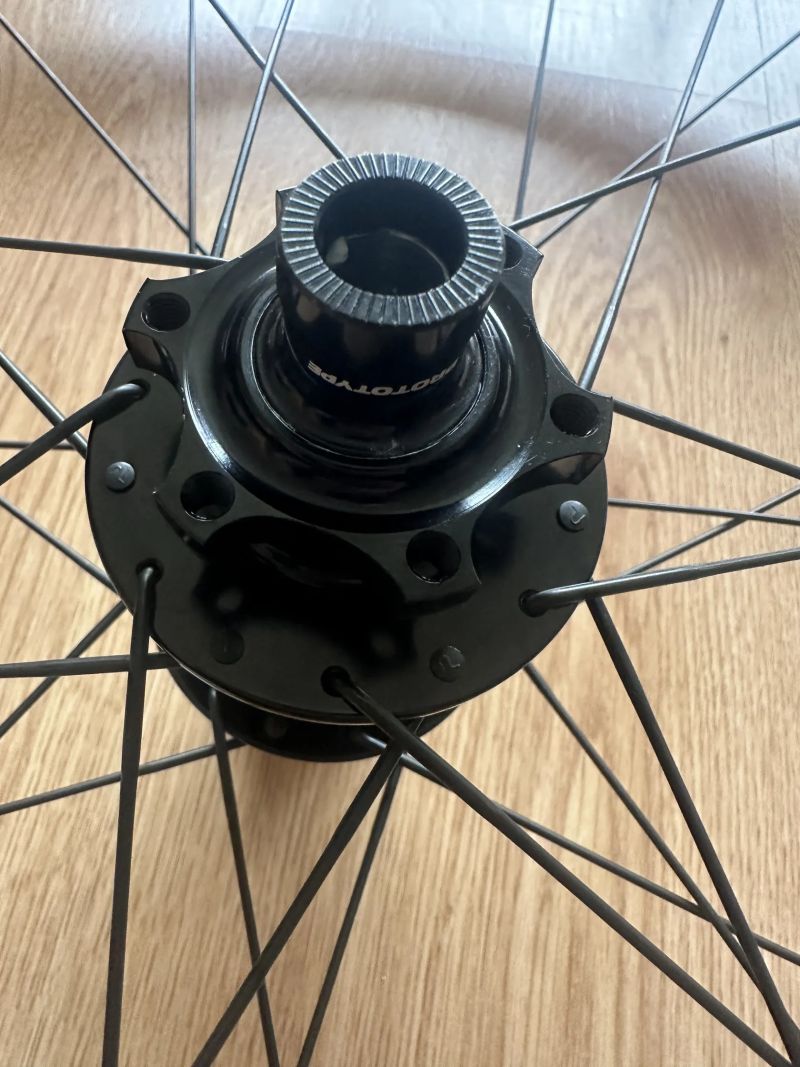 Zapletená kola MTB PROTOTYPE Carbon Zero 29" White