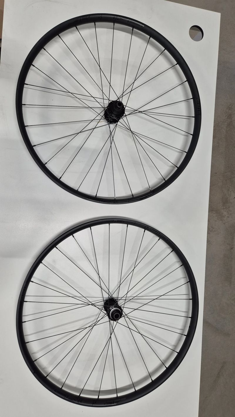 Zapletená kola Stans No Tubes Crest MK4 29"