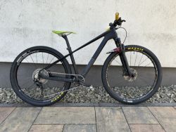 Závodní dětské karbonové kolo 27.5 stavba