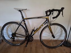 Karbonové silniční kolo 