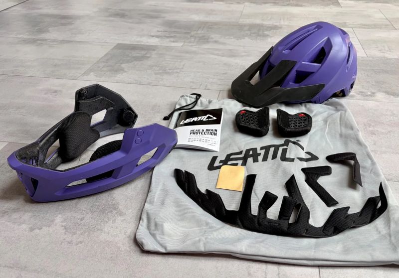 MTB helma LEATT MTB Enduro 2.0 Junior V23 Stealth / Purple
