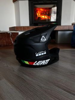 Integrální helma Leatt