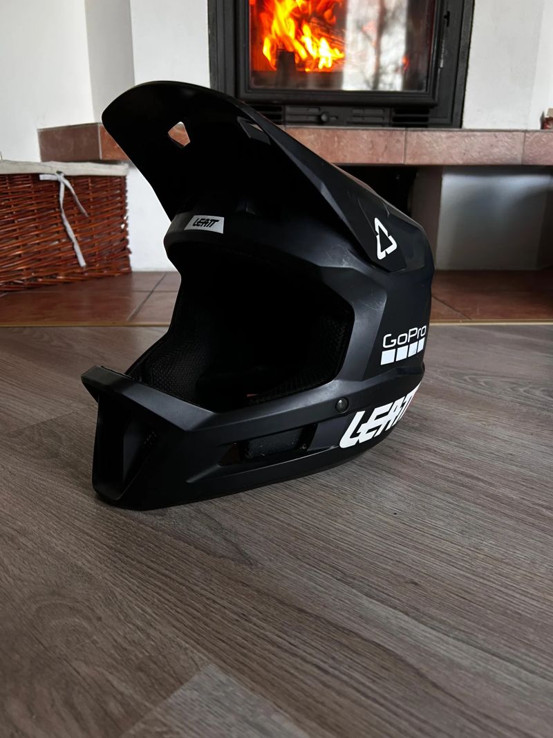 Integrální helma Leatt