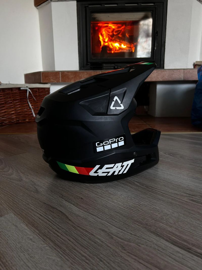 Integrální helma Leatt