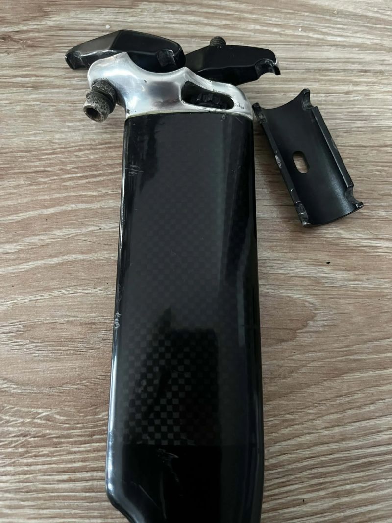 Karbonová aero sedlovka Giant 27,2