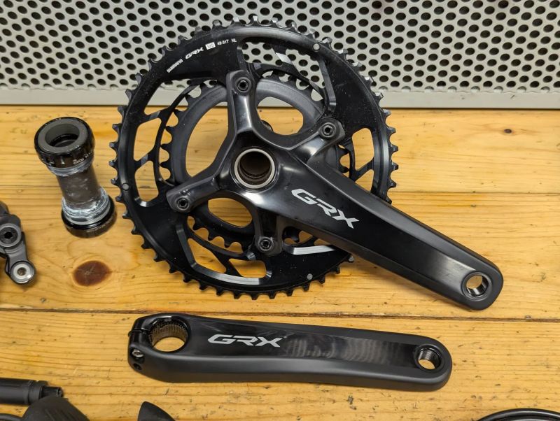 nová sada Shimano GRX Di2 RX825 2x12