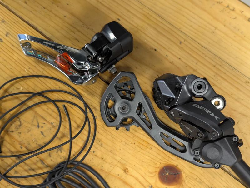 nová sada Shimano GRX Di2 RX825 2x12