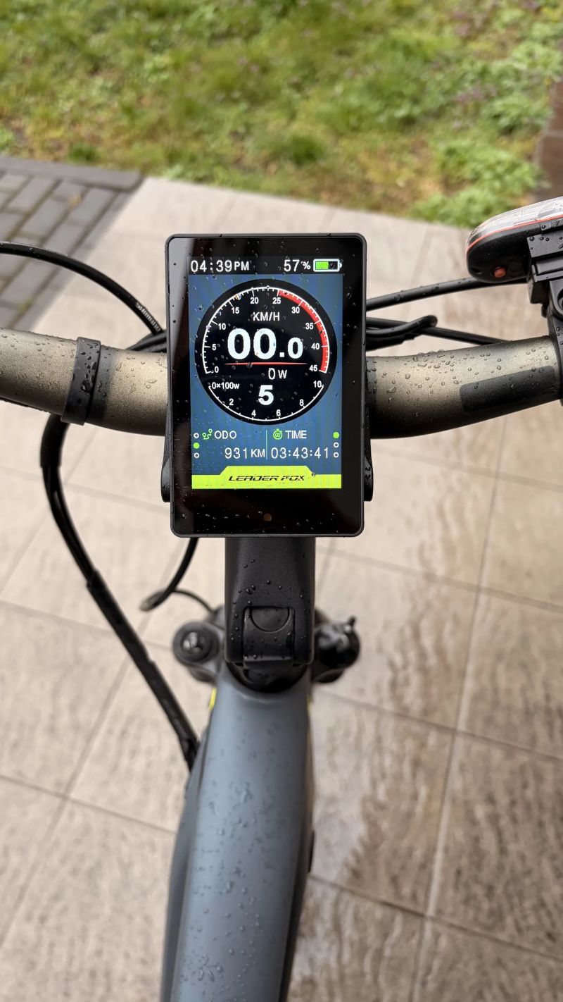 Leader Fox elektrokolo k tomu 1 baterie navíc najeto 931km