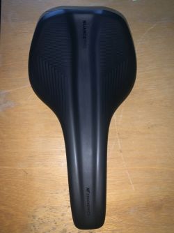 Sedlo Cube Natural Fit Nuance Pro 