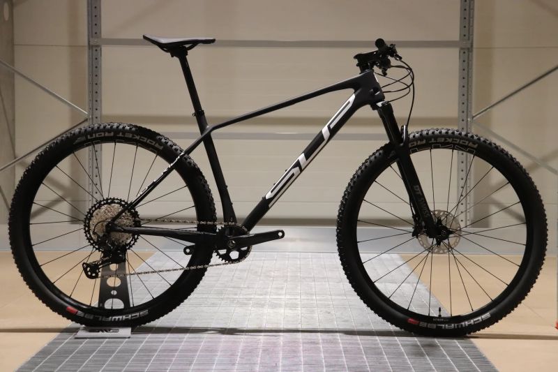Superior XP CRB 19“ – Nové XC Carbon (10,4 kg)