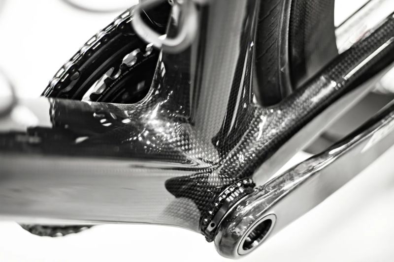 Cipollini Bond Evo, Sram Red AXS, Powermeter, Lightweight Meilenstein / Newman Vonoa