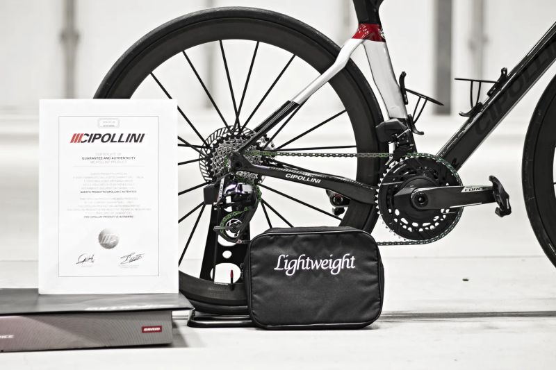 Cipollini Bond Evo, Sram Red AXS, Powermeter, Lightweight Meilenstein / Newman Vonoa