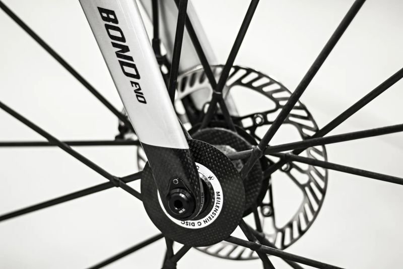 Cipollini Bond Evo, Sram Red AXS, Powermeter, Lightweight Meilenstein / Newman Vonoa