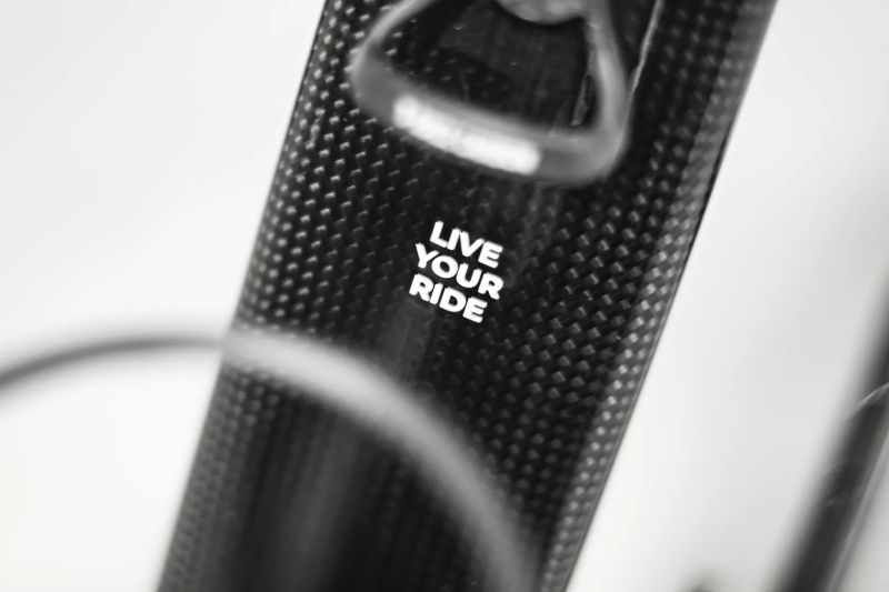 Cipollini Bond Evo, Sram Red AXS, Powermeter, Lightweight Meilenstein / Newman Vonoa