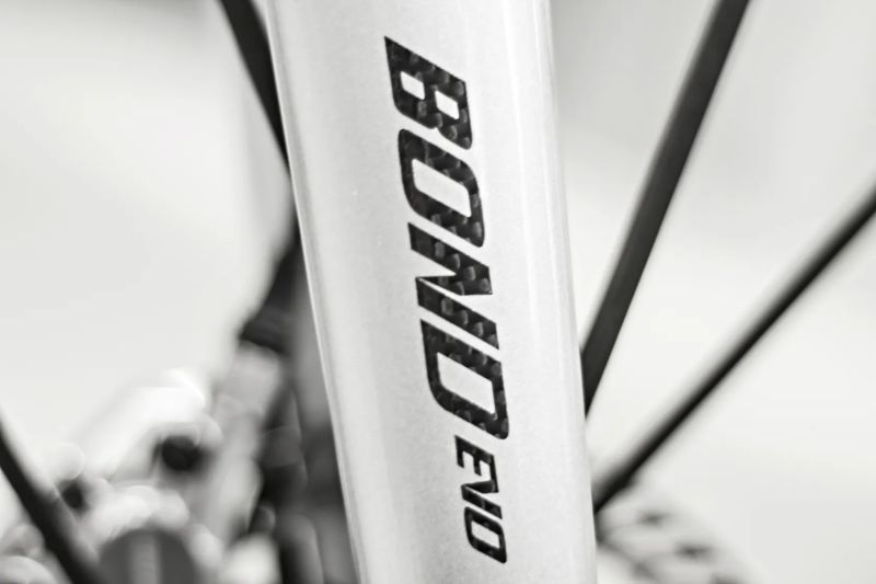 Cipollini Bond Evo, Sram Red AXS, Powermeter, Lightweight Meilenstein / Newman Vonoa