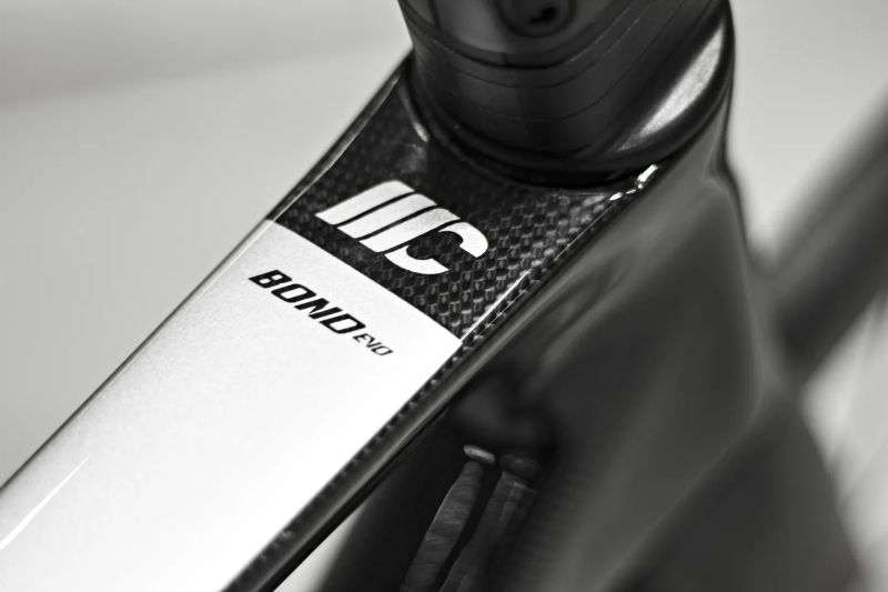 Cipollini Bond Evo, Sram Red AXS, Powermeter, Lightweight Meilenstein / Newman Vonoa