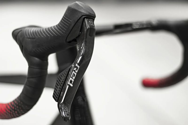 Cipollini Bond Evo, Sram Red AXS, Powermeter, Lightweight Meilenstein / Newman Vonoa