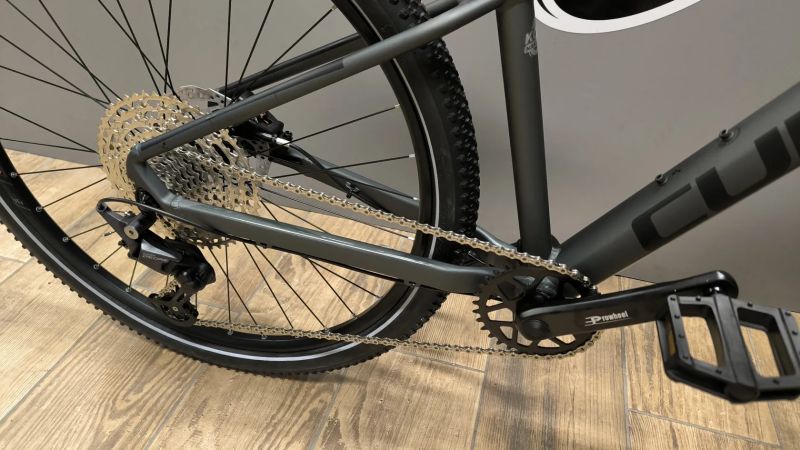 Cube Aim 27 1x11 šedá S 2026