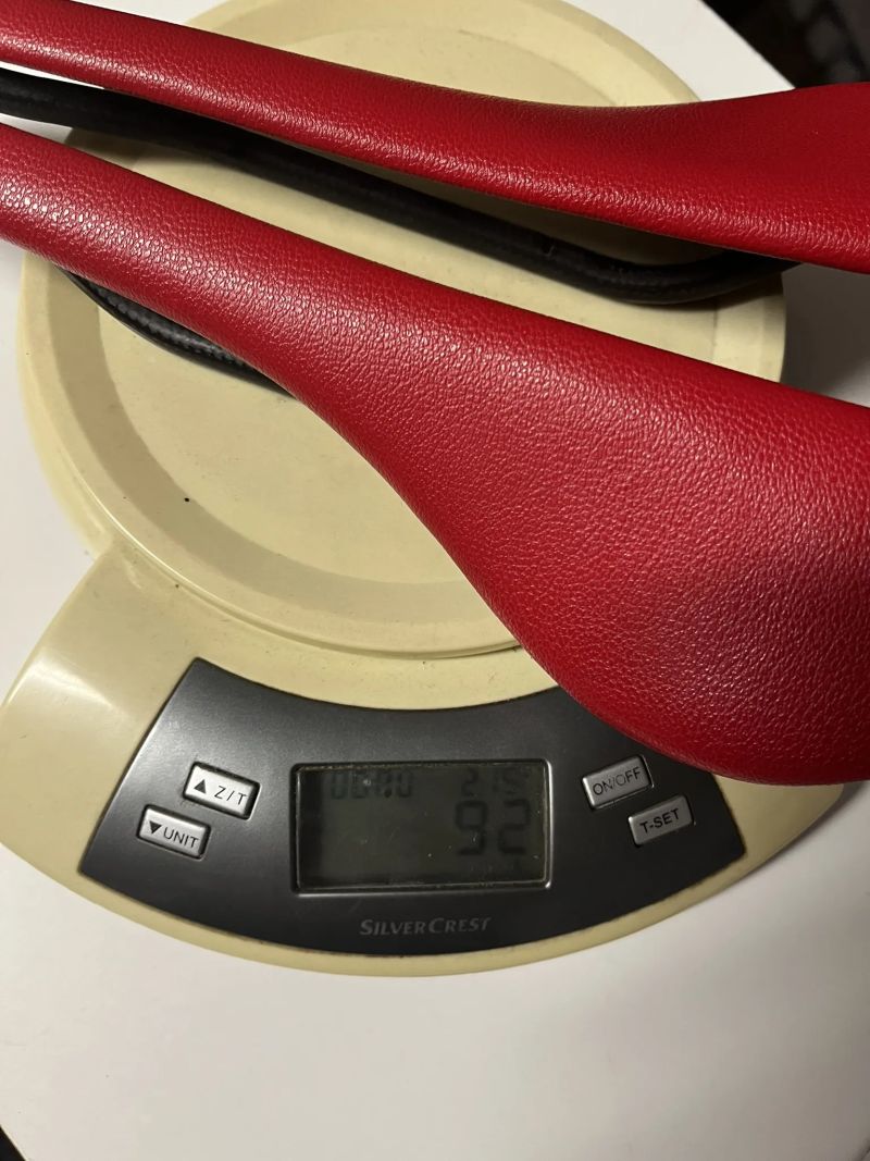 karbonové sedlo BERK