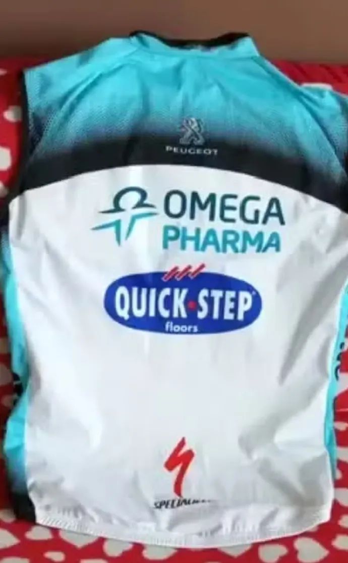 Dres Alpecin,vesta Quick Step