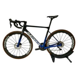 Nové silniční aero kolo Avenger Shuttle | Shimano 105 DI2 | karbonové špice | vel. M | 7,3 kg