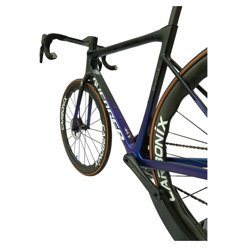 Nové silniční aero kolo Avenger Shuttle | Shimano 105 DI2 | karbonové špice | vel. M | 7,3 kg