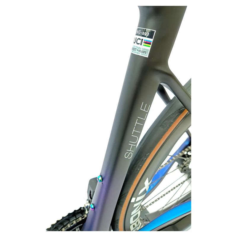 Nové silniční aero kolo Avenger Shuttle | Shimano 105 DI2 | karbonové špice | vel. M | 7,3 kg