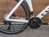 Canyon AEROAD CF SLX Di2, watmetr, karbon ráfky, karbon dráty